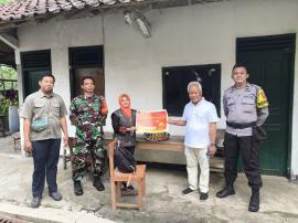 Kalurahan Ngawu Laksanakan Pemasangan Stiker Keluarga Miskin/Pra Sejahtera Penerima Bantuan Sosial